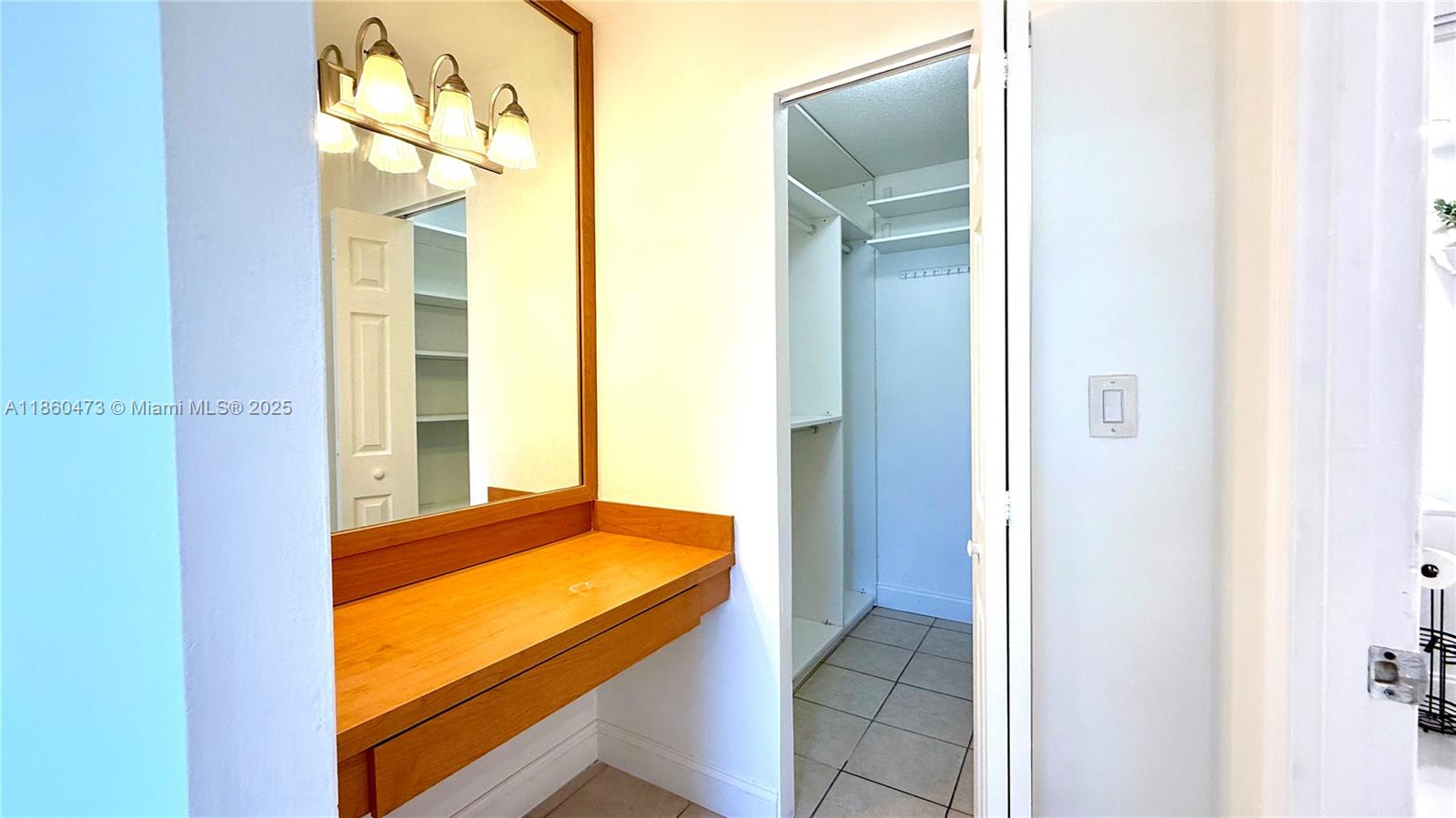 VILLAS OF MIAMI LAKES CON - Residential Lease
