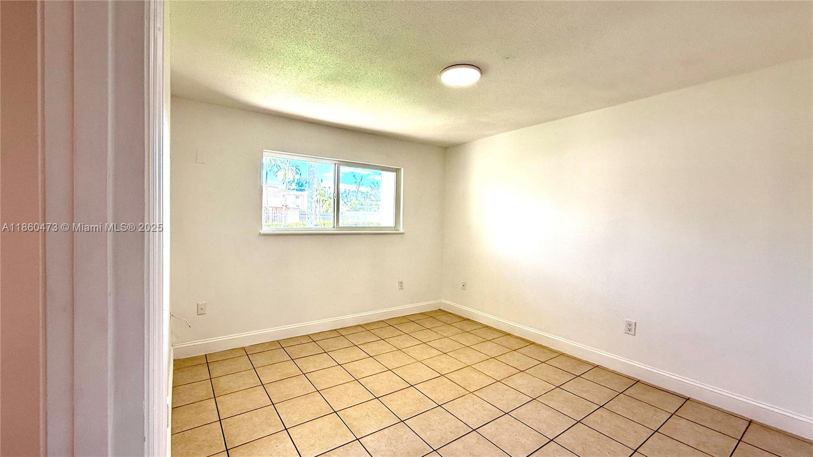 VILLAS OF MIAMI LAKES CON - Residential Lease