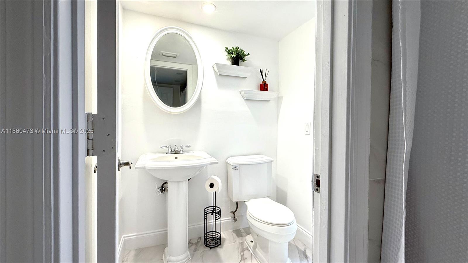 VILLAS OF MIAMI LAKES CON - Residential Lease