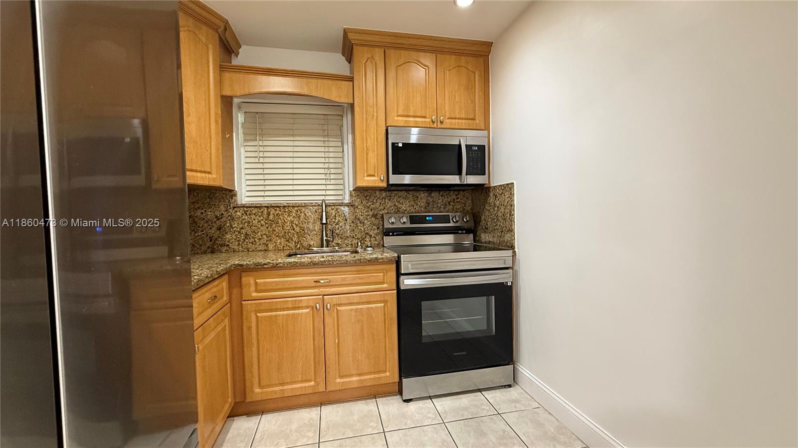 VILLAS OF MIAMI LAKES CON - Residential Lease