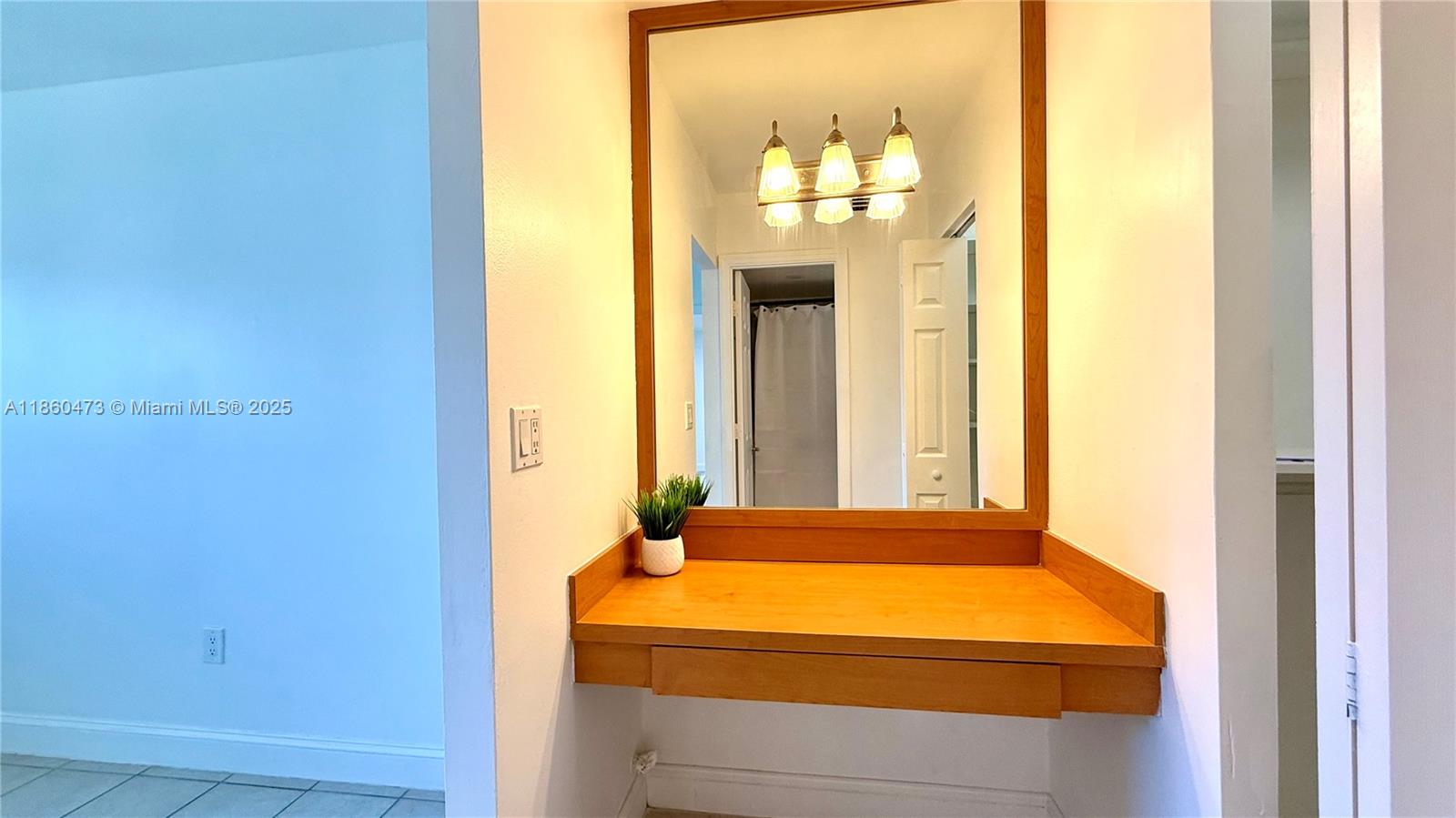 VILLAS OF MIAMI LAKES CON - Residential Lease