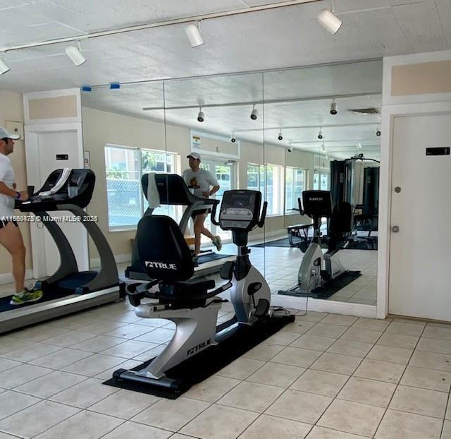 VILLAS OF MIAMI LAKES CON - Residential Lease