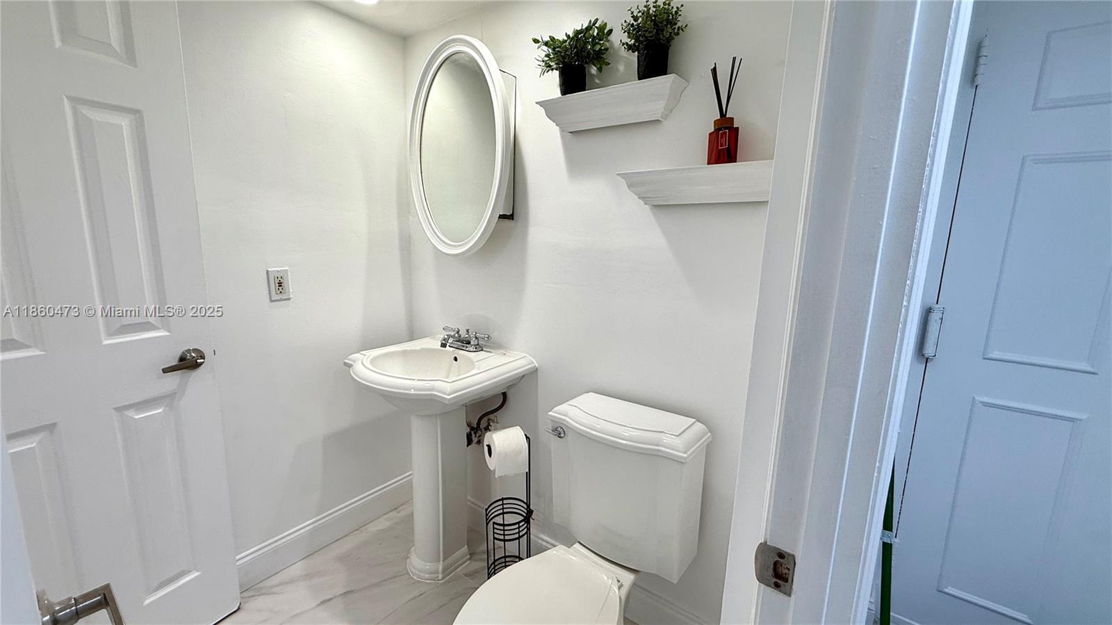 VILLAS OF MIAMI LAKES CON - Residential Lease