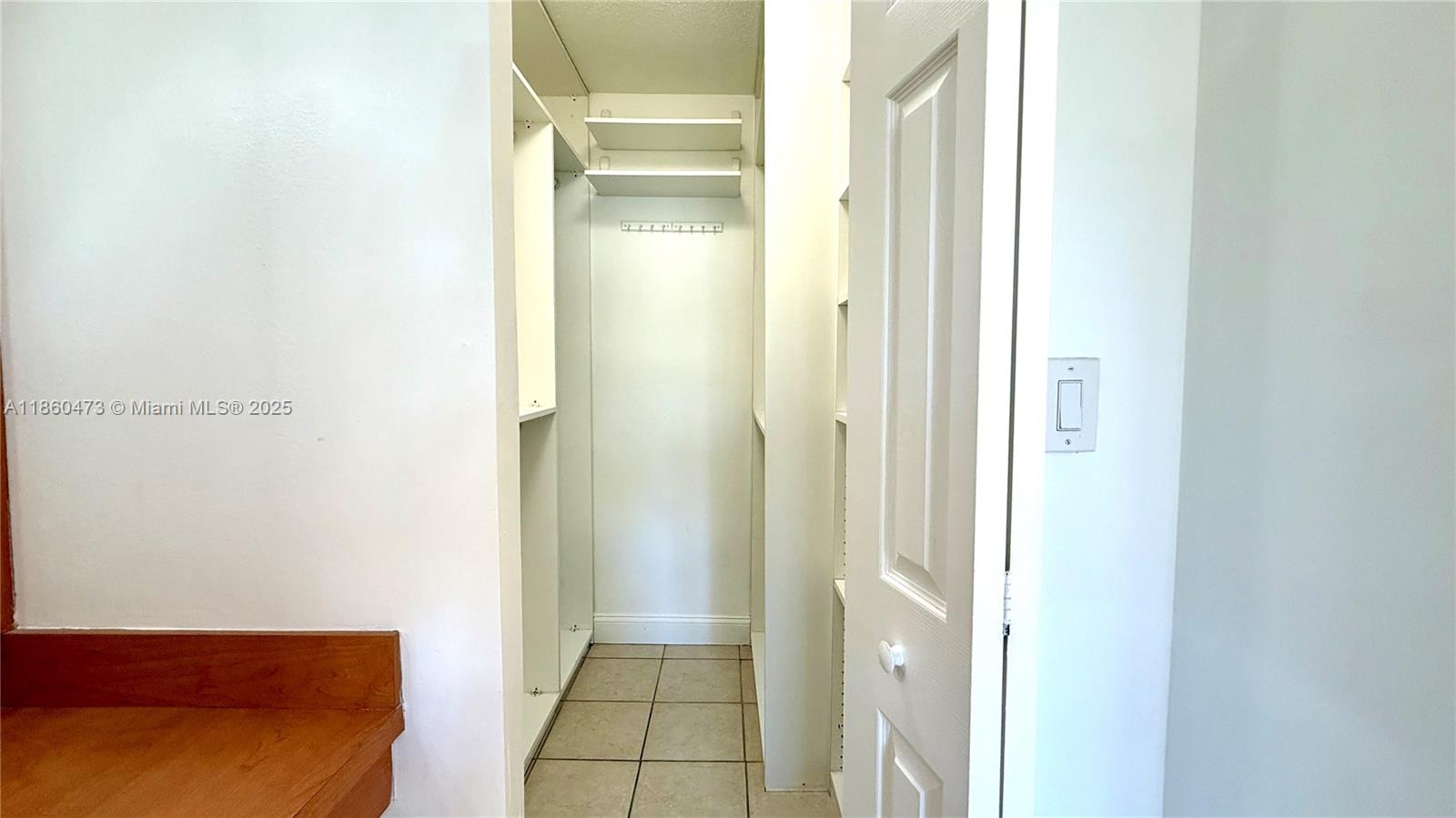 VILLAS OF MIAMI LAKES CON - Residential Lease