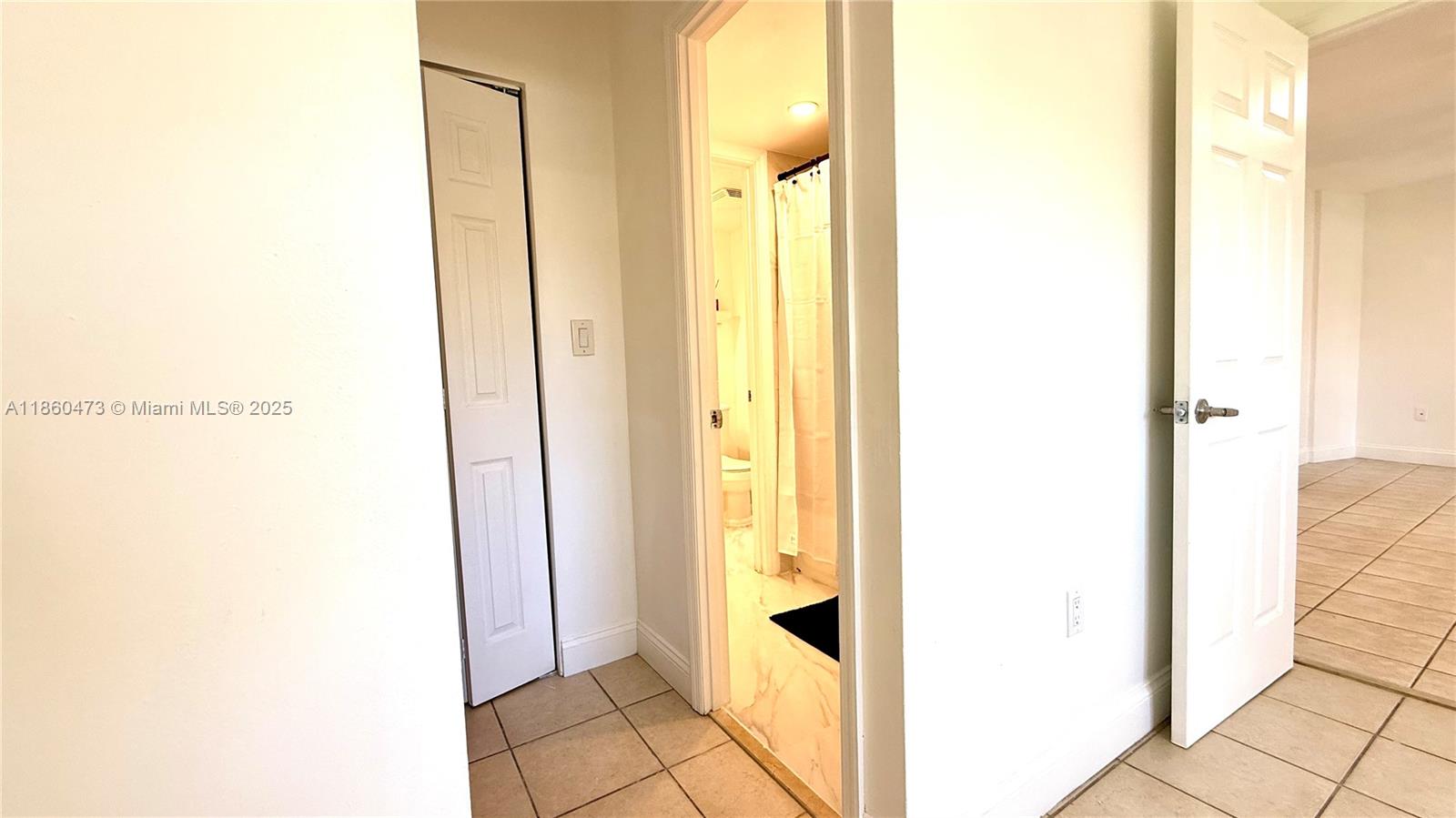 VILLAS OF MIAMI LAKES CON - Residential Lease