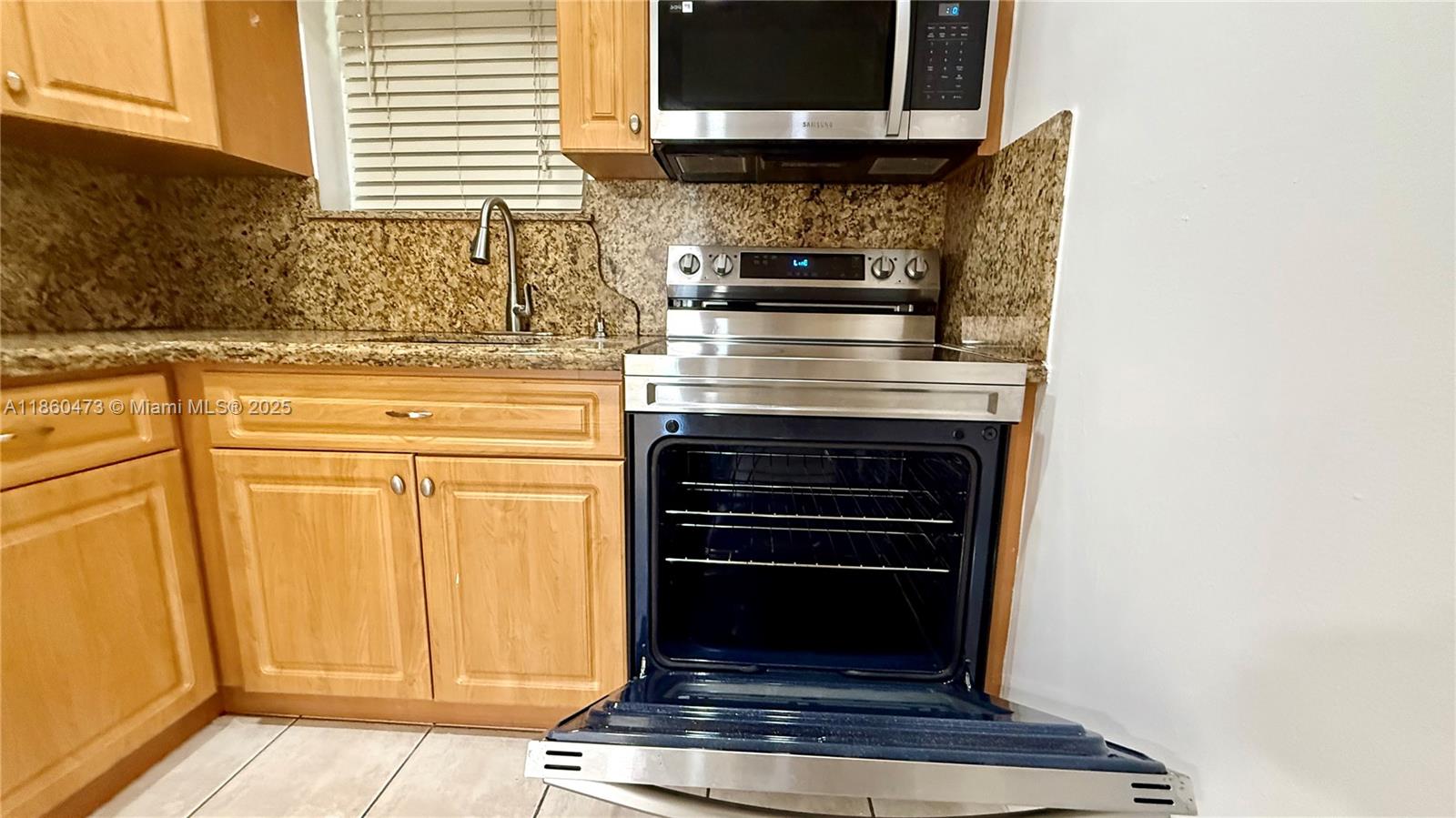 VILLAS OF MIAMI LAKES CON - Residential Lease