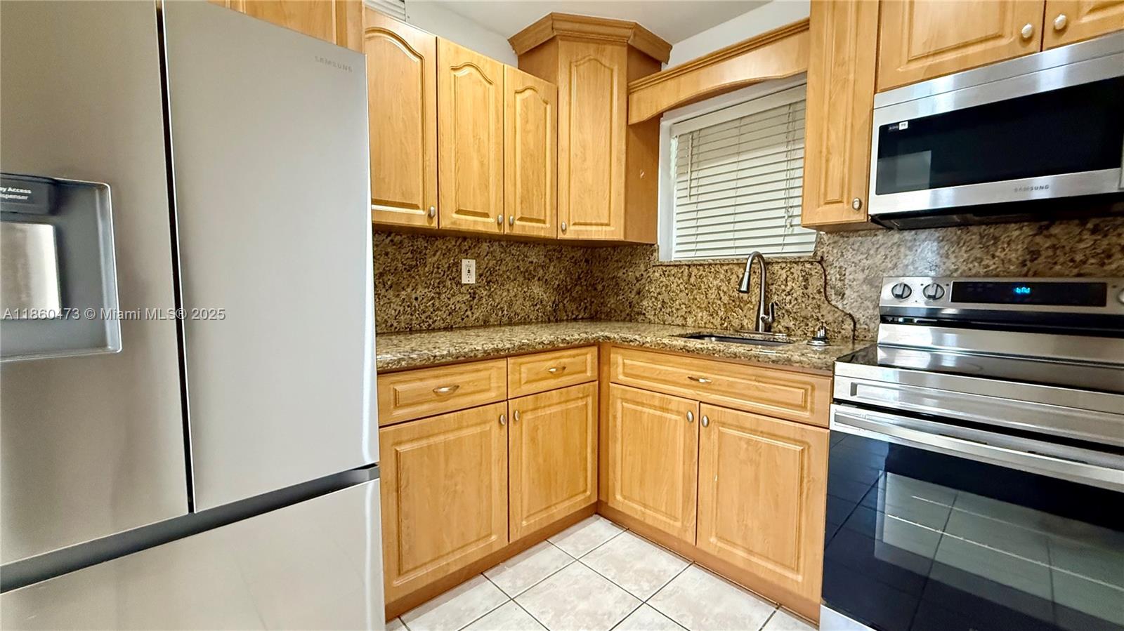 VILLAS OF MIAMI LAKES CON - Residential Lease