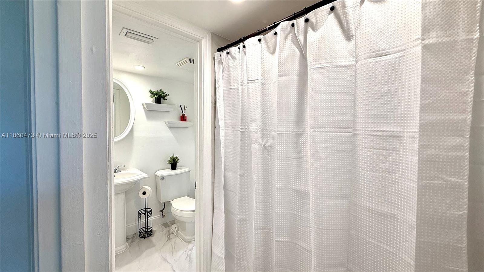 VILLAS OF MIAMI LAKES CON - Residential Lease
