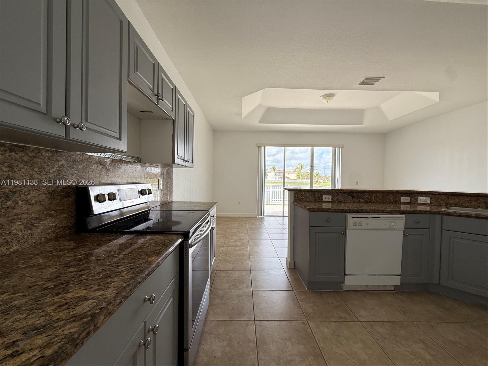 FLORIDIAN BAY ESTATES SOU - Residential