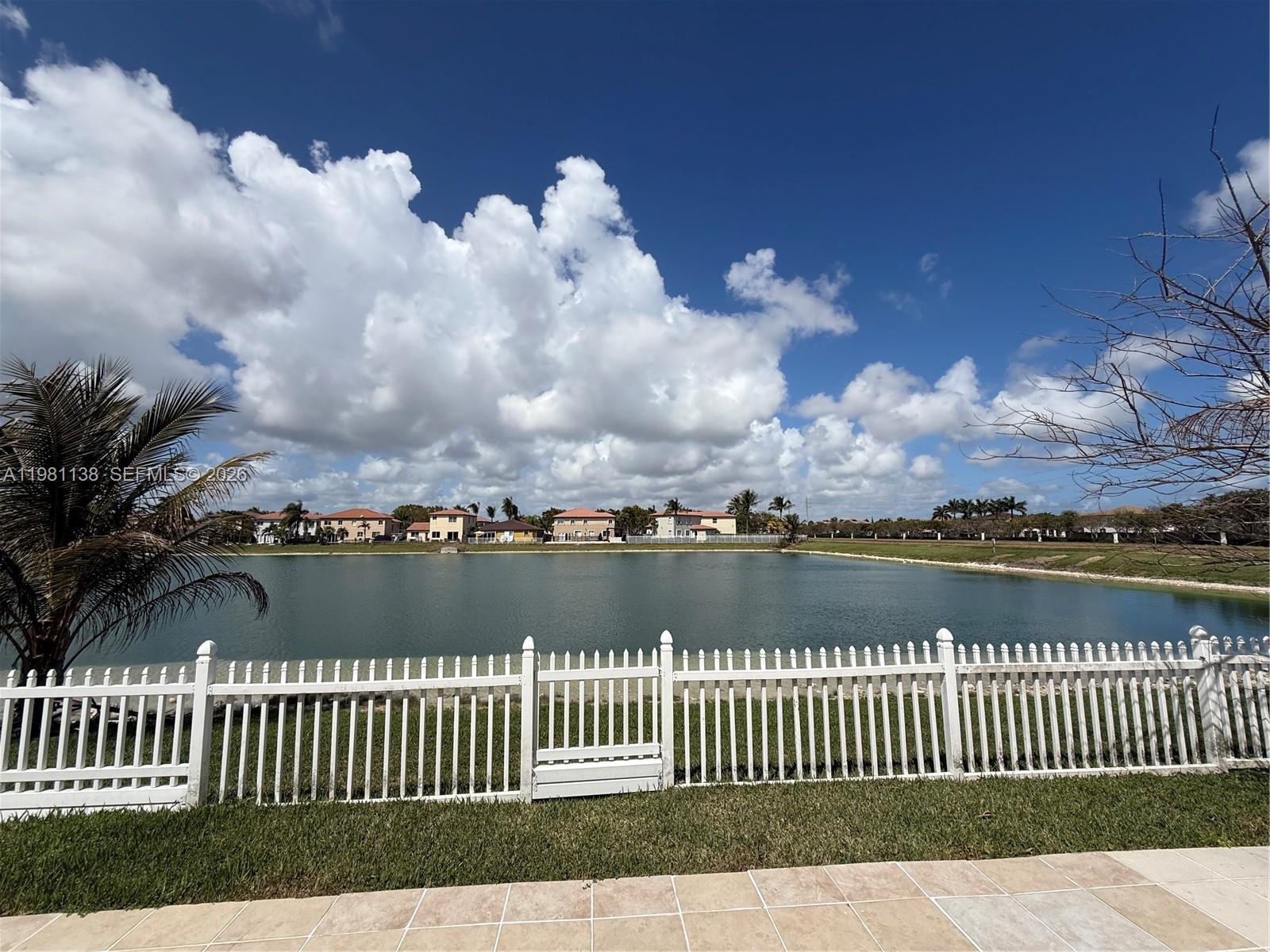FLORIDIAN BAY ESTATES SOU - Residential