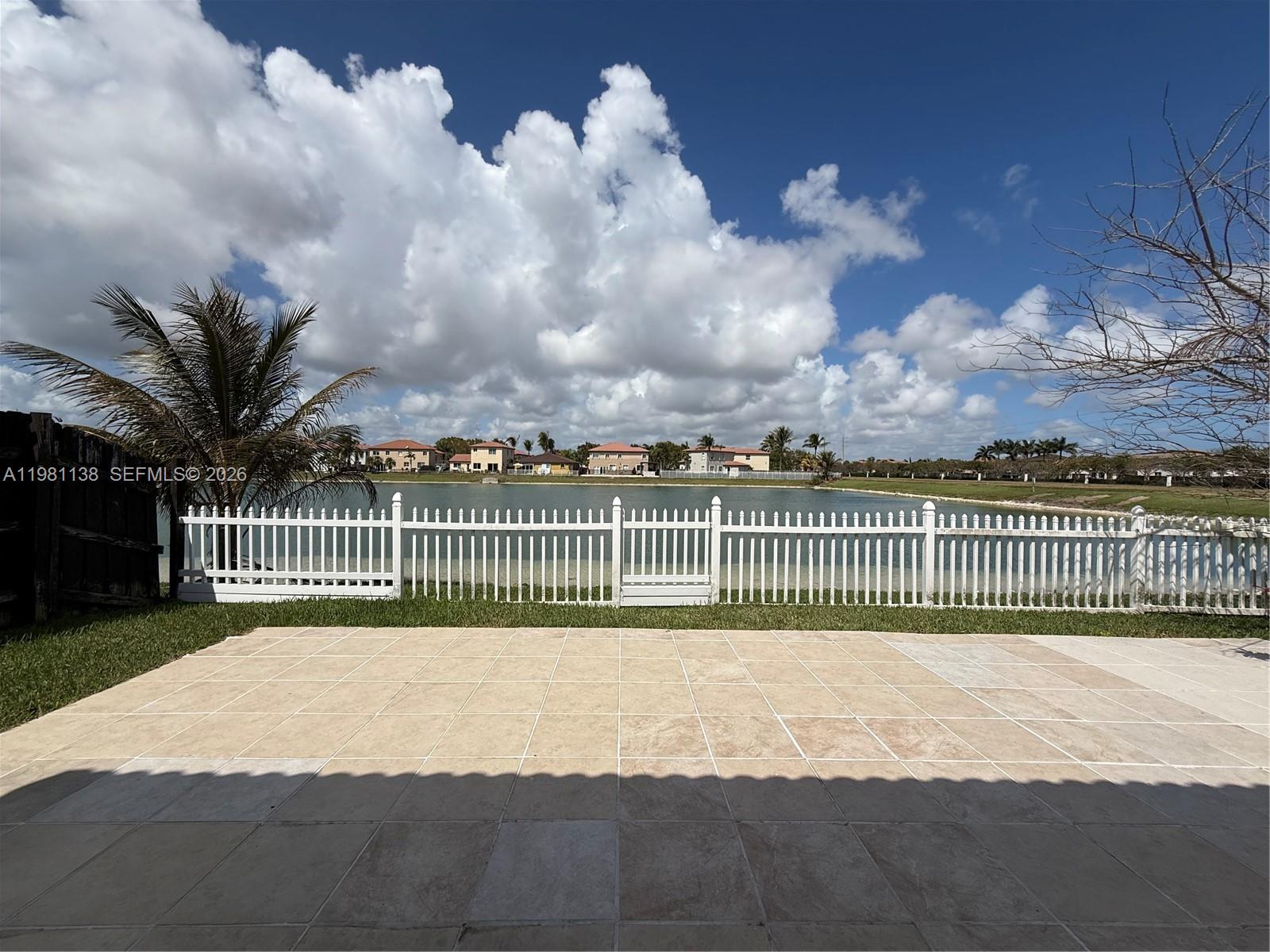 FLORIDIAN BAY ESTATES SOU - Residential