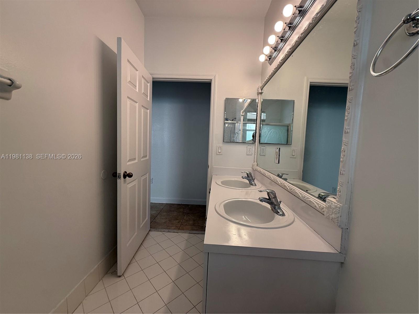 FLORIDIAN BAY ESTATES SOU - Residential