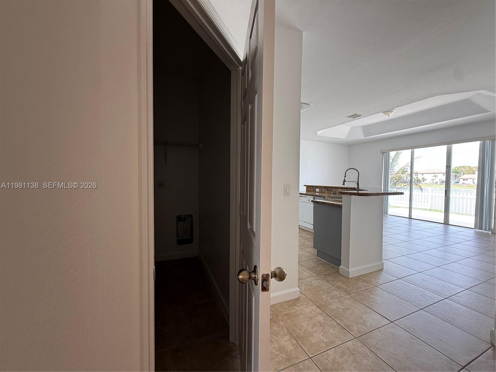 FLORIDIAN BAY ESTATES SOU - Residential