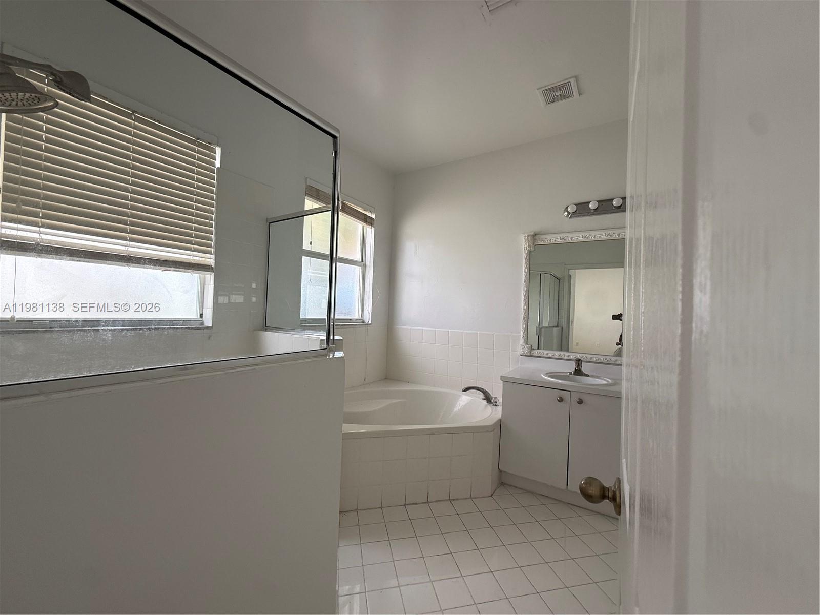 FLORIDIAN BAY ESTATES SOU - Residential