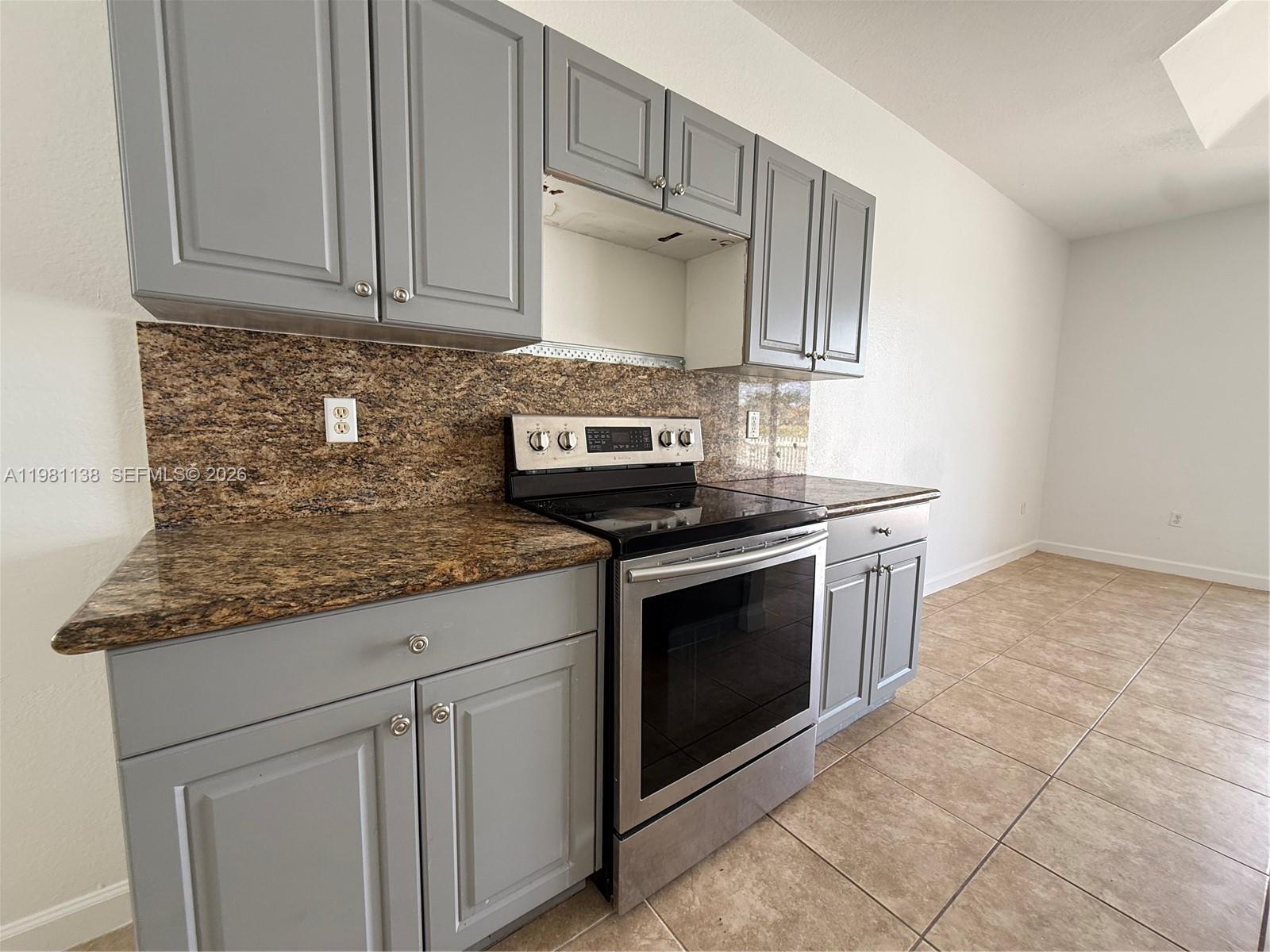 FLORIDIAN BAY ESTATES SOU - Residential