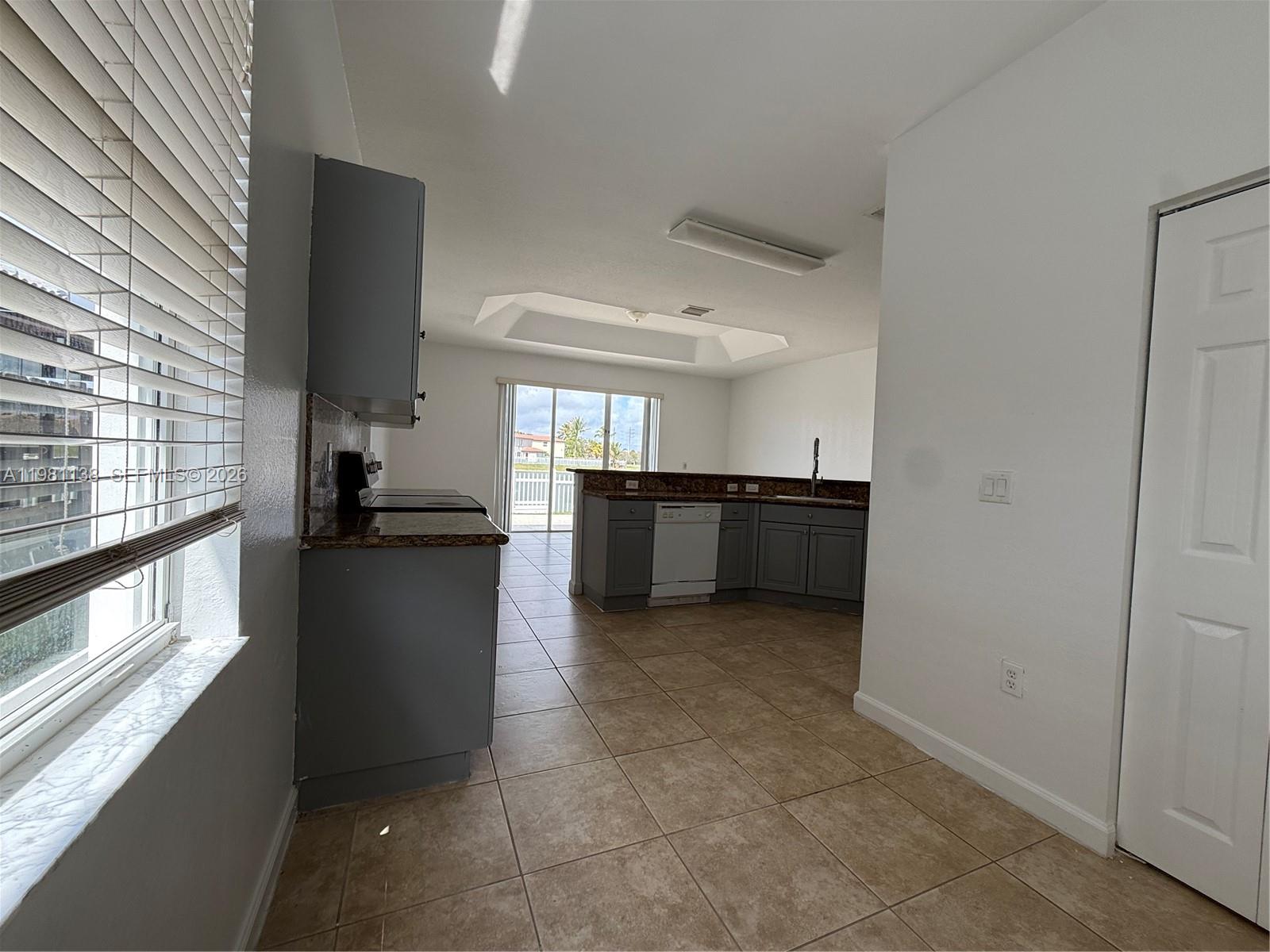 FLORIDIAN BAY ESTATES SOU - Residential