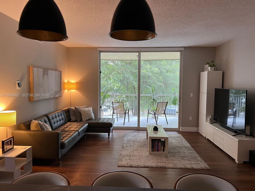 Doral Park condo • Den/flex space • Resort-style amenities
Updated condo in Doral Park located in the Village of Doral Oaks. Features include additional den space suitable for home office or guest use, quartz kitchen countertops, waterproof cork flooring, and most appliances in like-new condition. Includes tankless water heater and in-unit washer and dryer. Bathrooms updated and interior freshly painted. Screened terrace provides private outdoor living space.
Building includes elevators, secured lobby with video intercom, phone entry system, and on-site guard. Community amenities include clubhouse, fitness center, business center, tennis courts, and two pools. Located near golf course, parks, shopping, dining, and major roadways in Doral.
Available furnished or unfurnished. "Available starting July 1st"