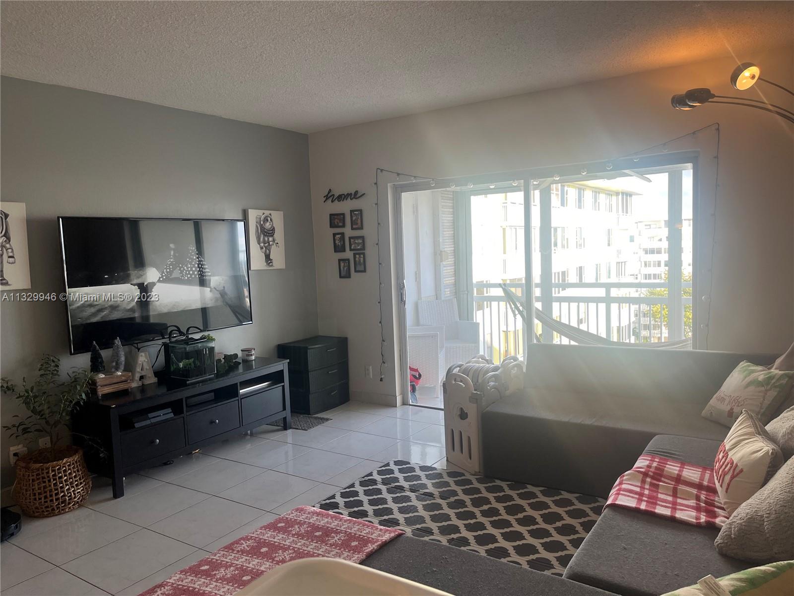 Photo 9 of 22 of 4400 Hillcrest Dr 917B condo