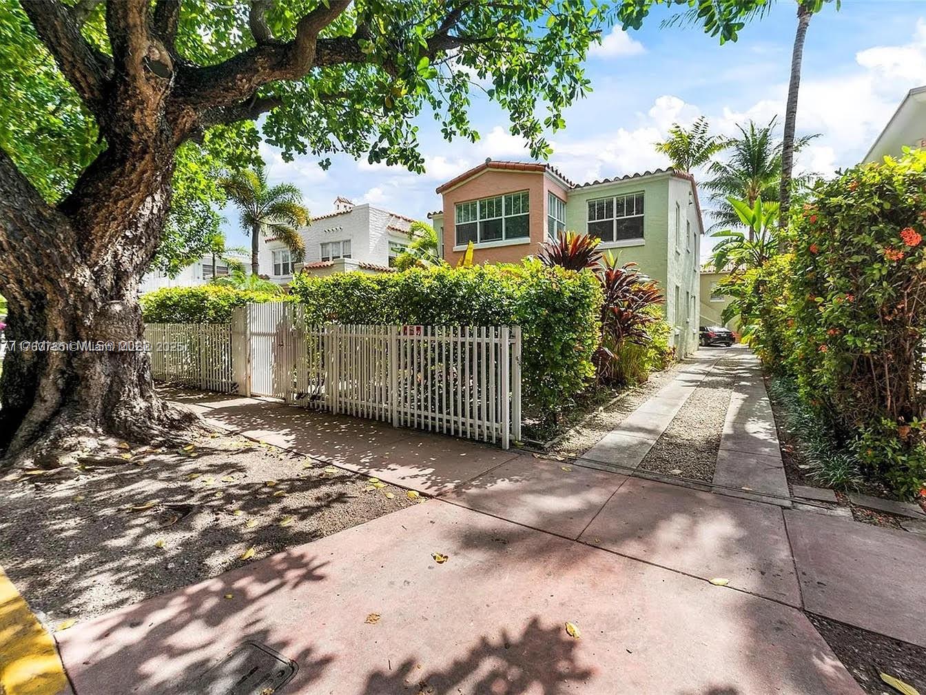 Property for Sale at 929 Meridian Ave 3, Miami Beach, Miami-Dade County, Florida - Bedrooms: 1 
Bathrooms: 1  - $385,000