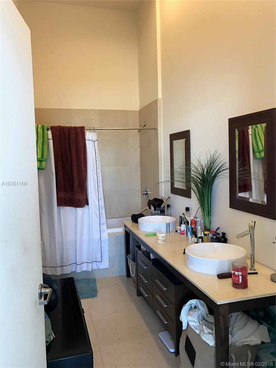 ICONBRICKELL CONDO NO 1 - Residential Lease