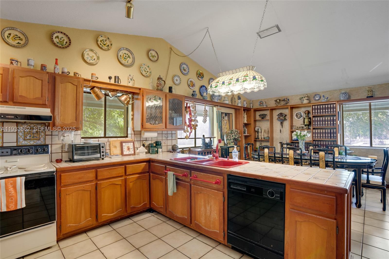 SEA GRAPE TOWN HOMES - Residential