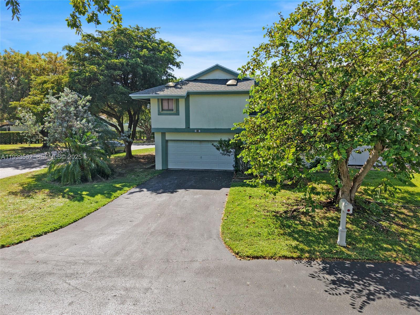 SEA GRAPE TOWN HOMES - Residential