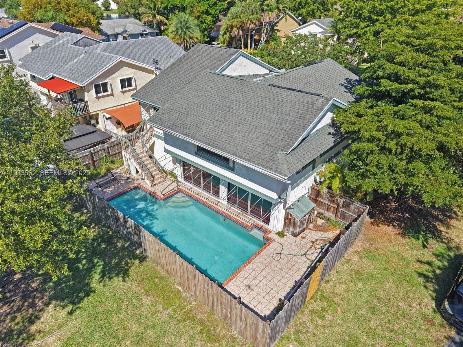 SEA GRAPE TOWN HOMES - Residential