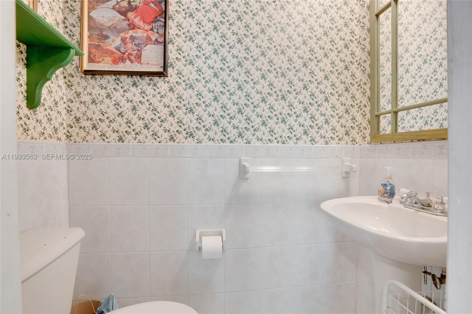 SEA GRAPE TOWN HOMES - Residential