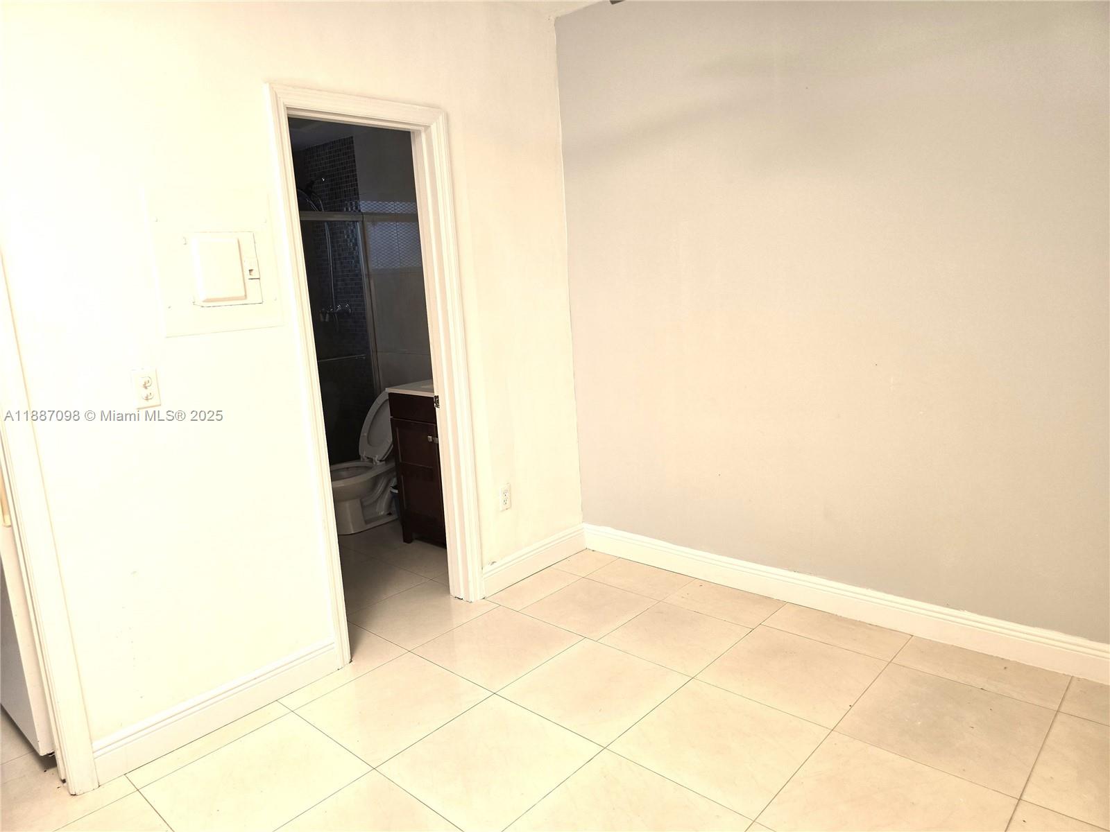 835 MERIDIAN CONDO - Residential