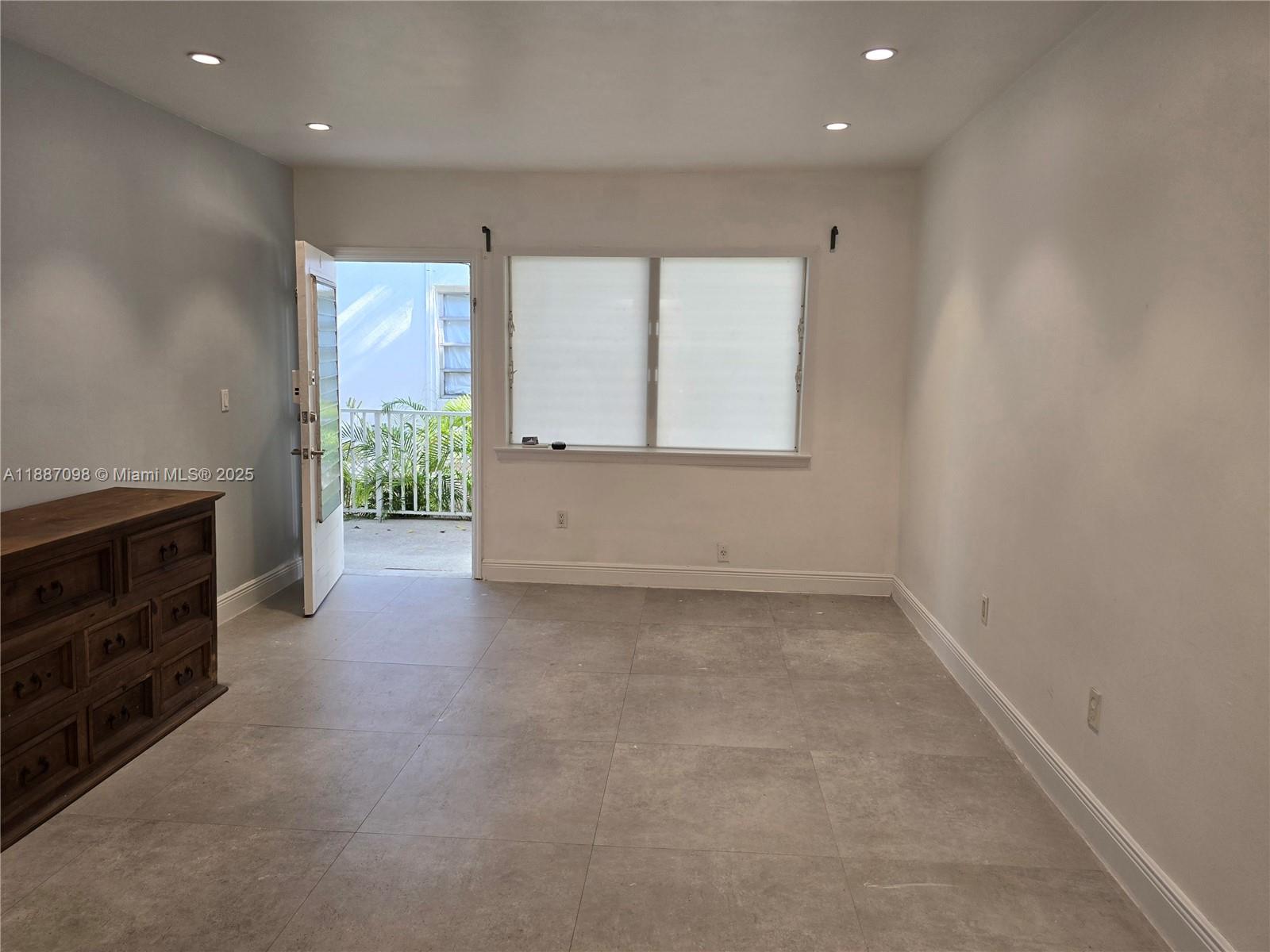 835 MERIDIAN CONDO - Residential