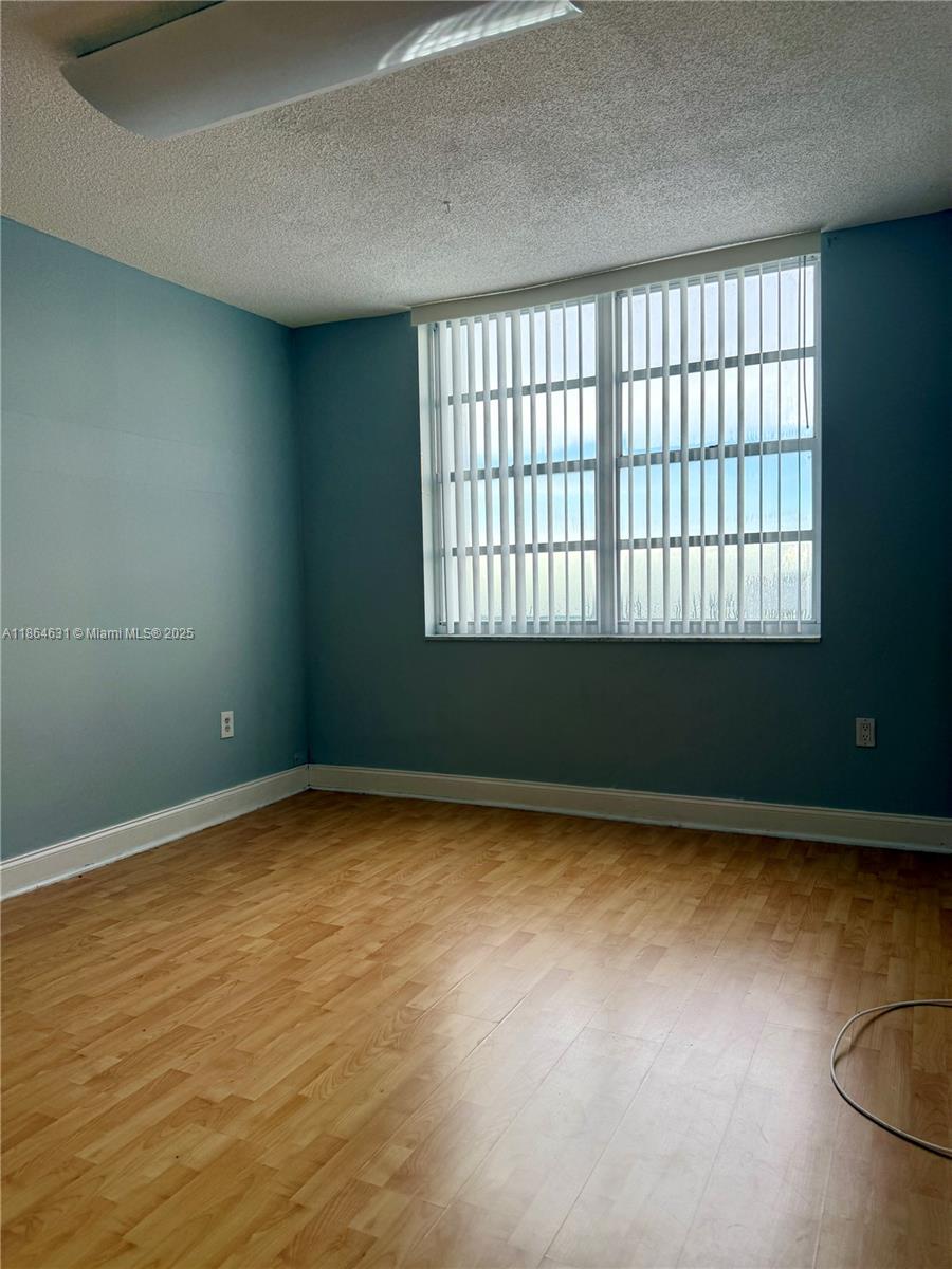 COMMODORE PLAZA CONDO - Residential Lease