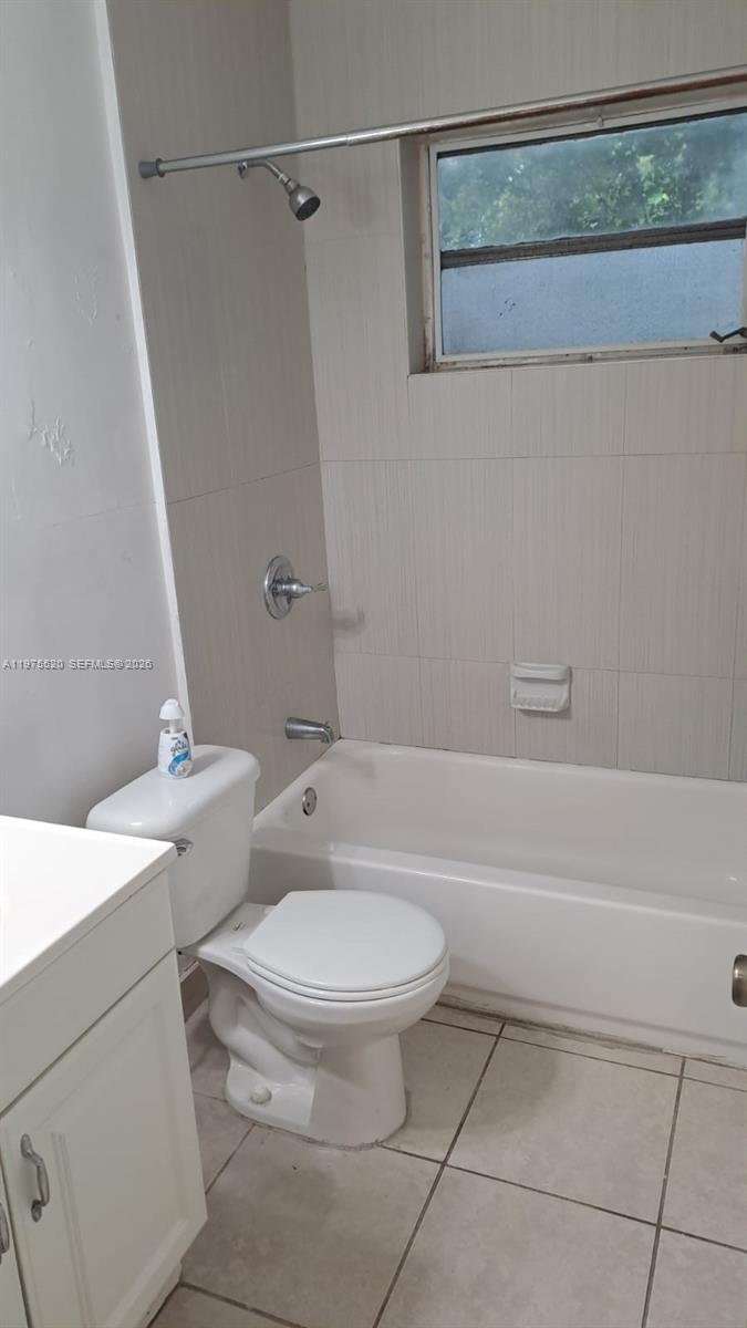 PALMS AT DANIA BEACH COND - Residential