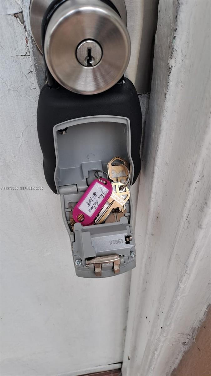 PALMS AT DANIA BEACH COND - Residential