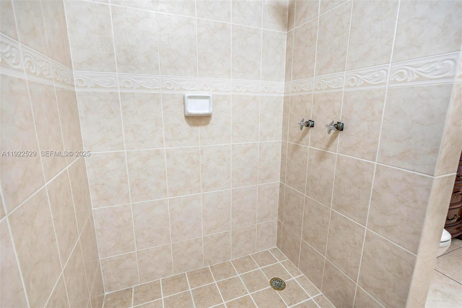 BRICKELL ESTATES - Residential