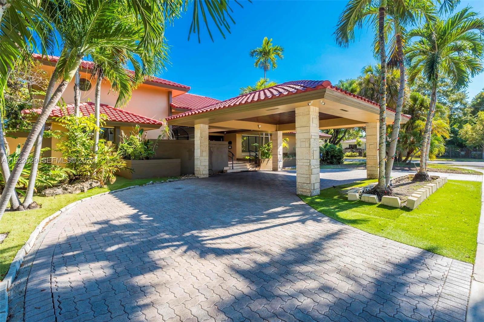 BRICKELL ESTATES - Residential