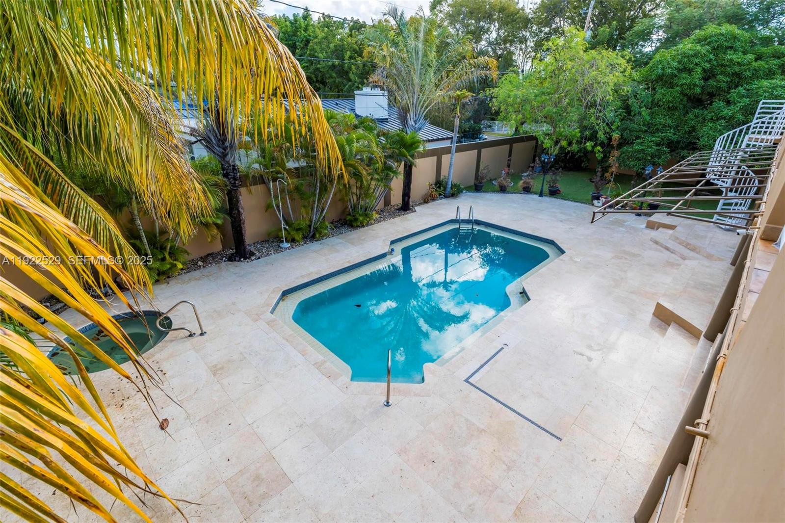 BRICKELL ESTATES - Residential