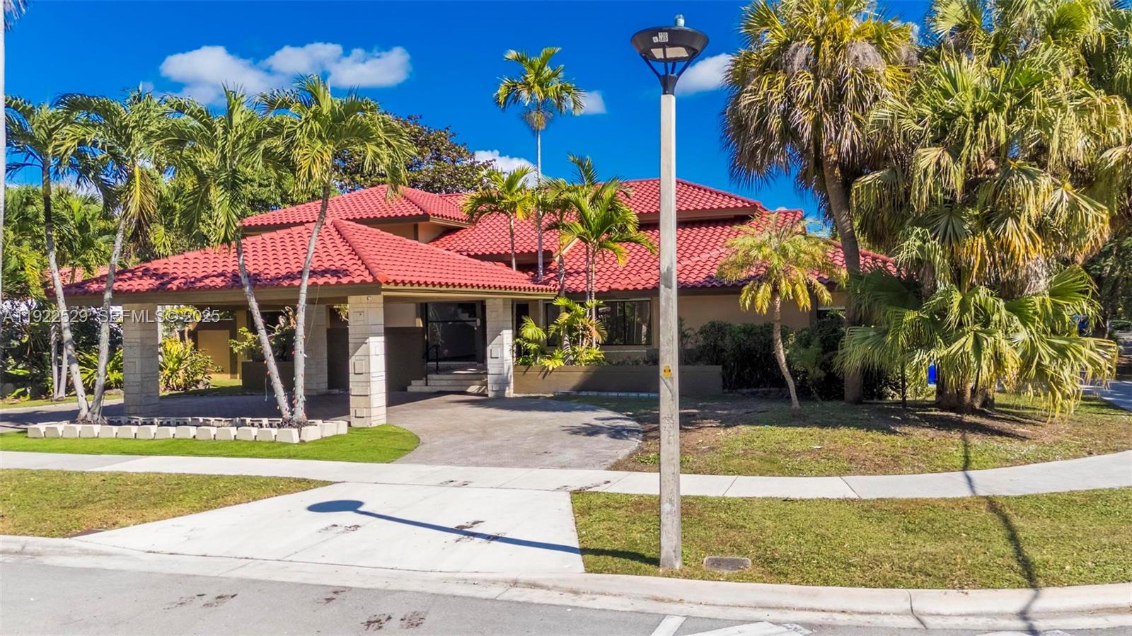 BRICKELL ESTATES - Residential