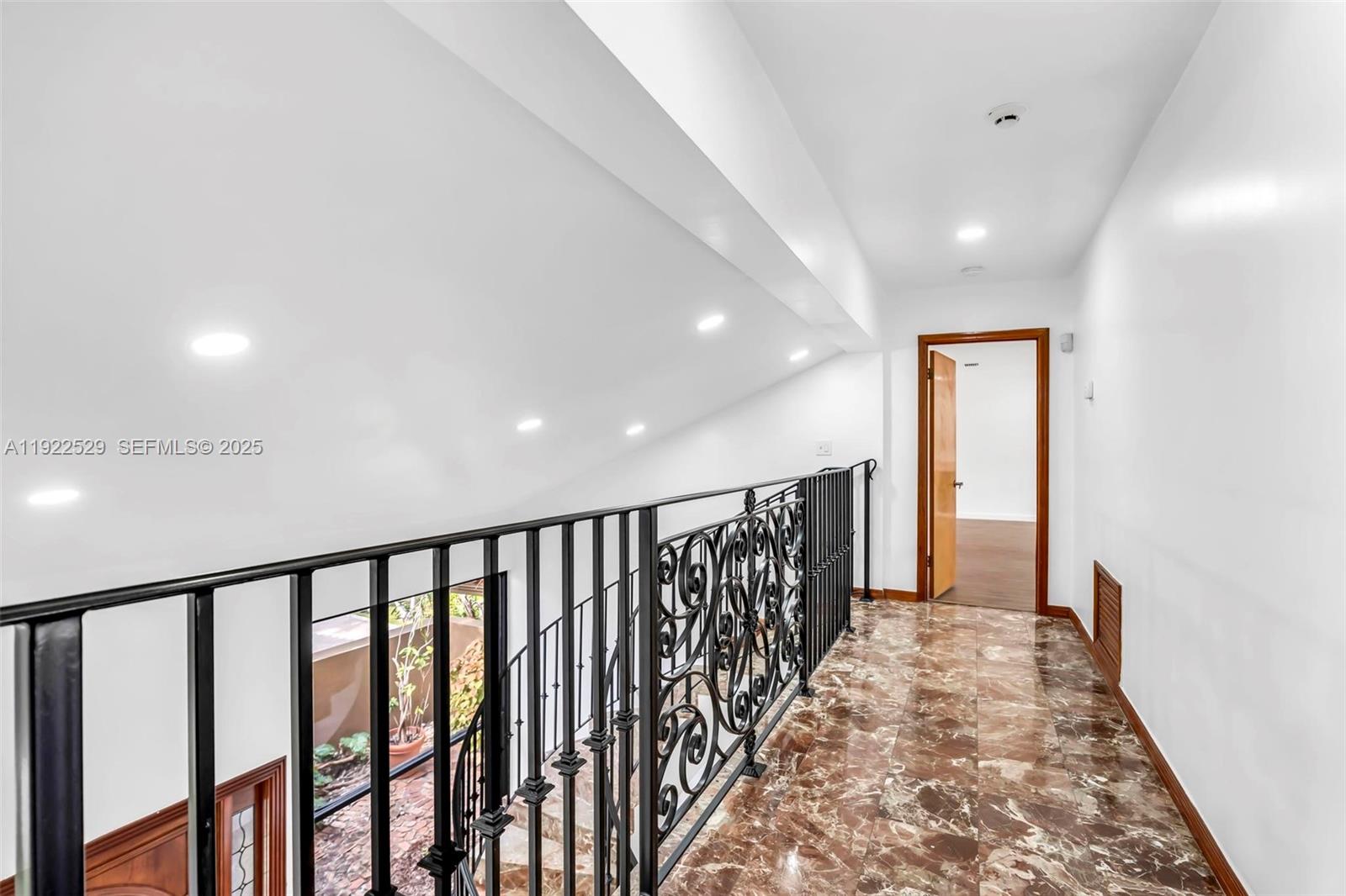 BRICKELL ESTATES - Residential