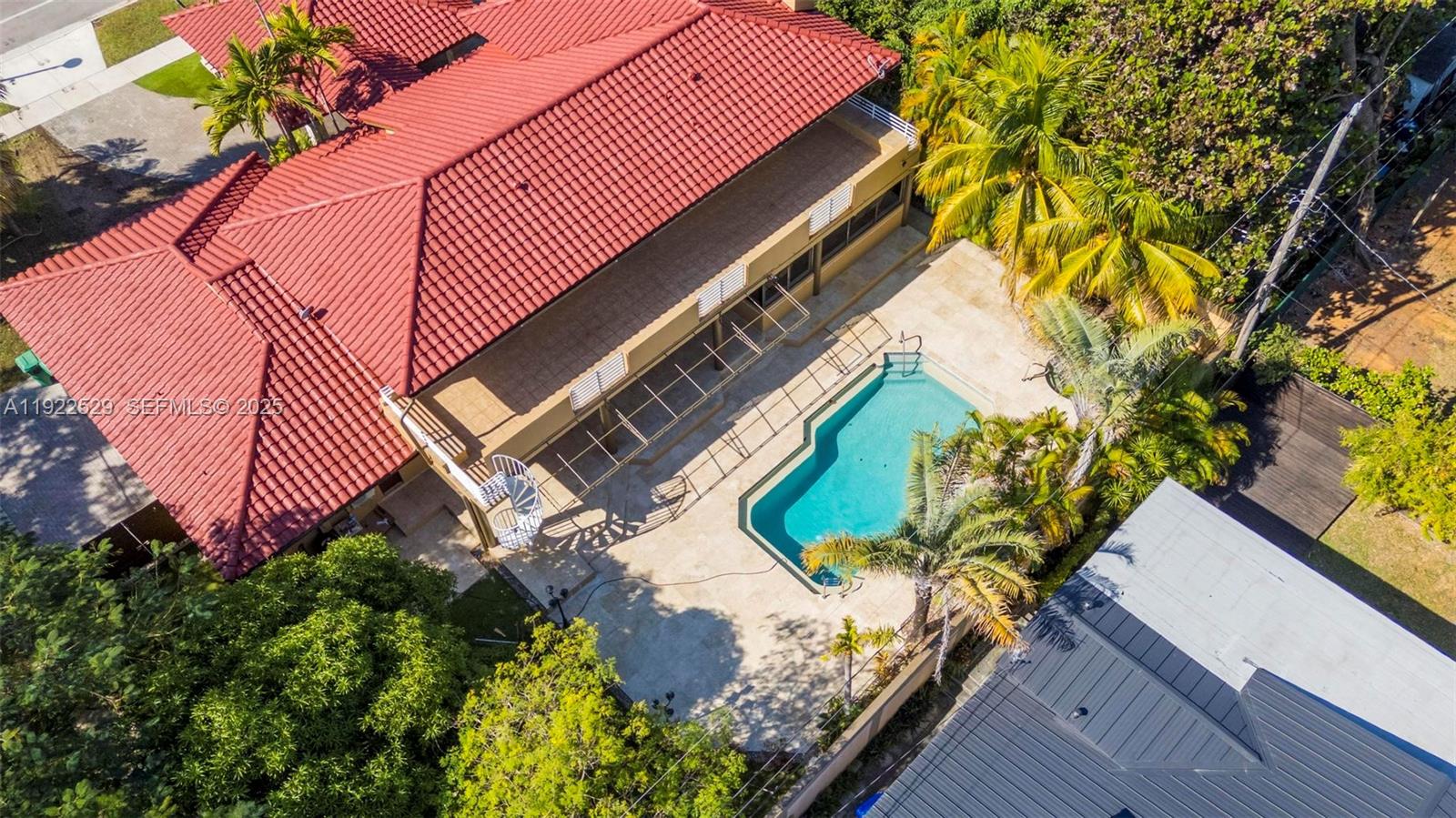 BRICKELL ESTATES - Residential