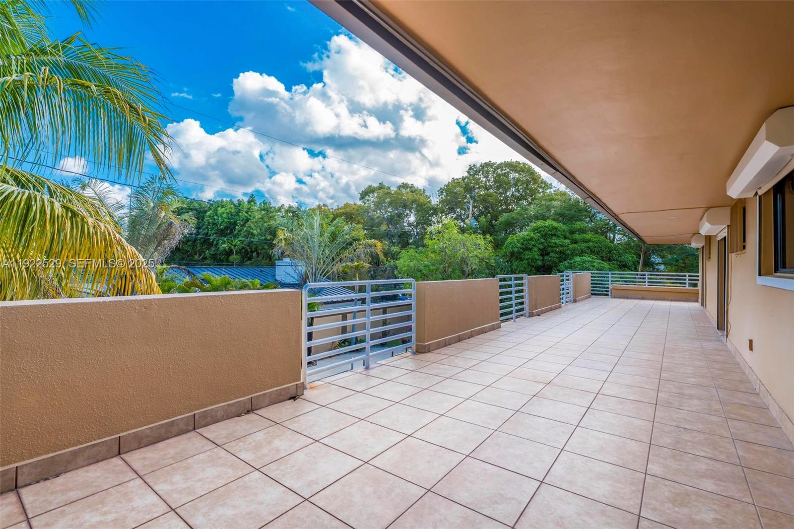 BRICKELL ESTATES - Residential