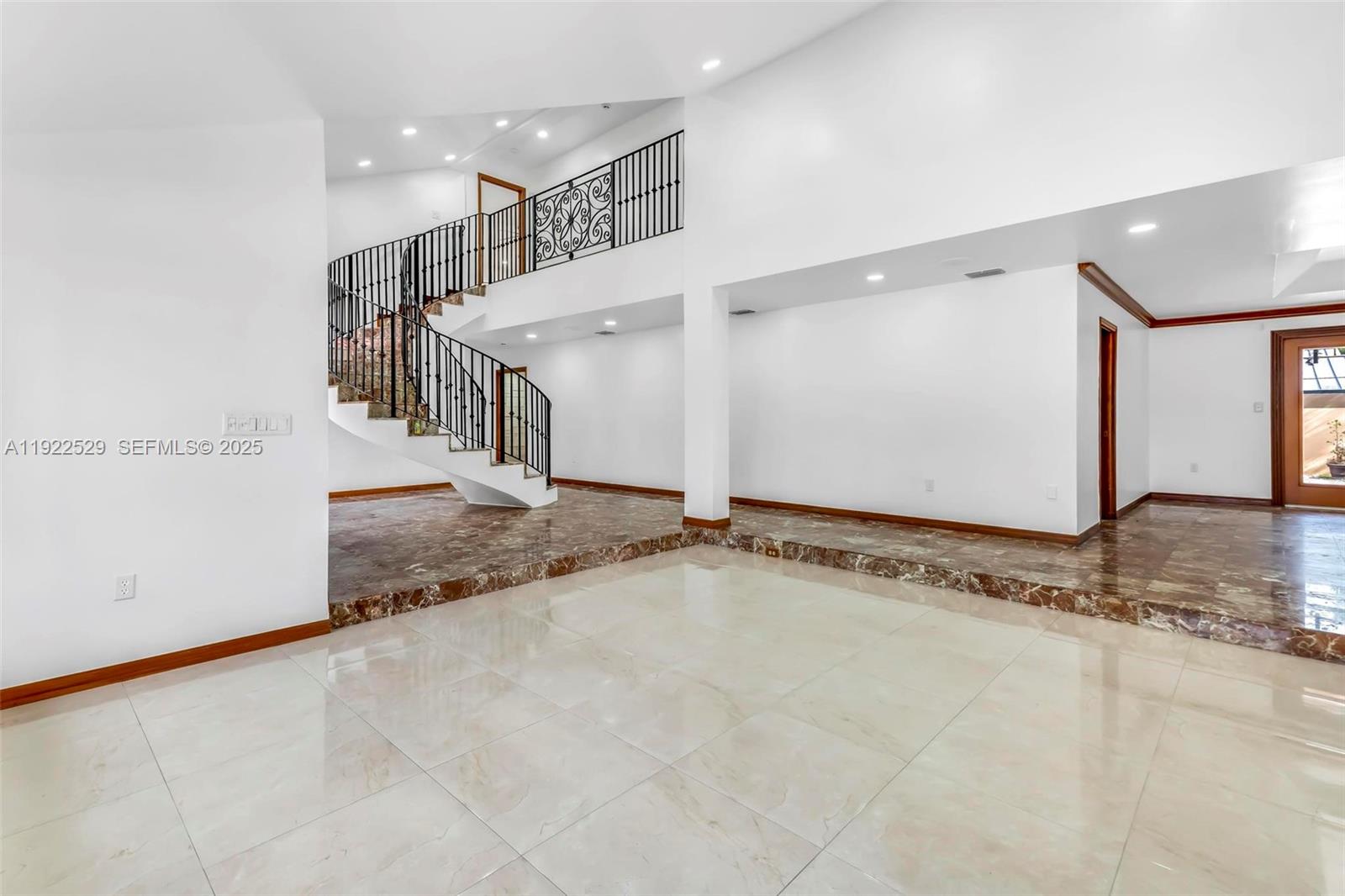 BRICKELL ESTATES - Residential