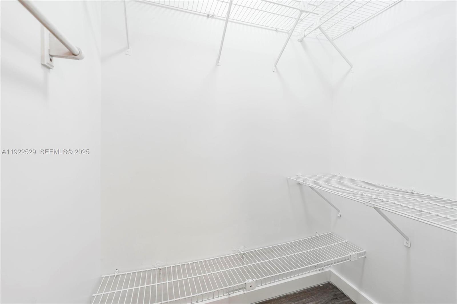 BRICKELL ESTATES - Residential