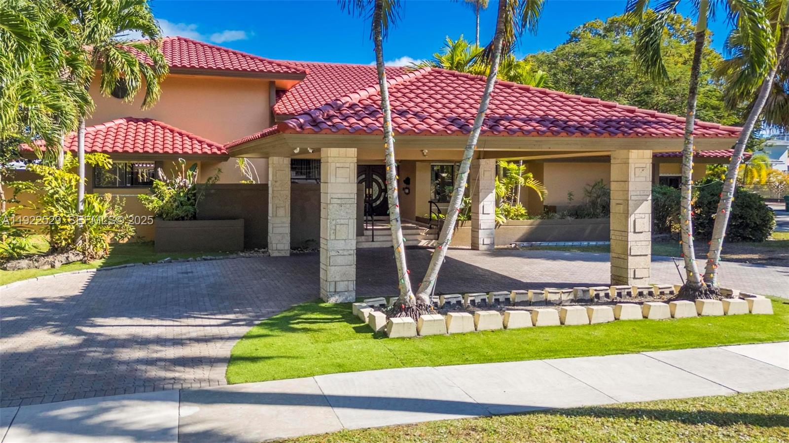 BRICKELL ESTATES - Residential