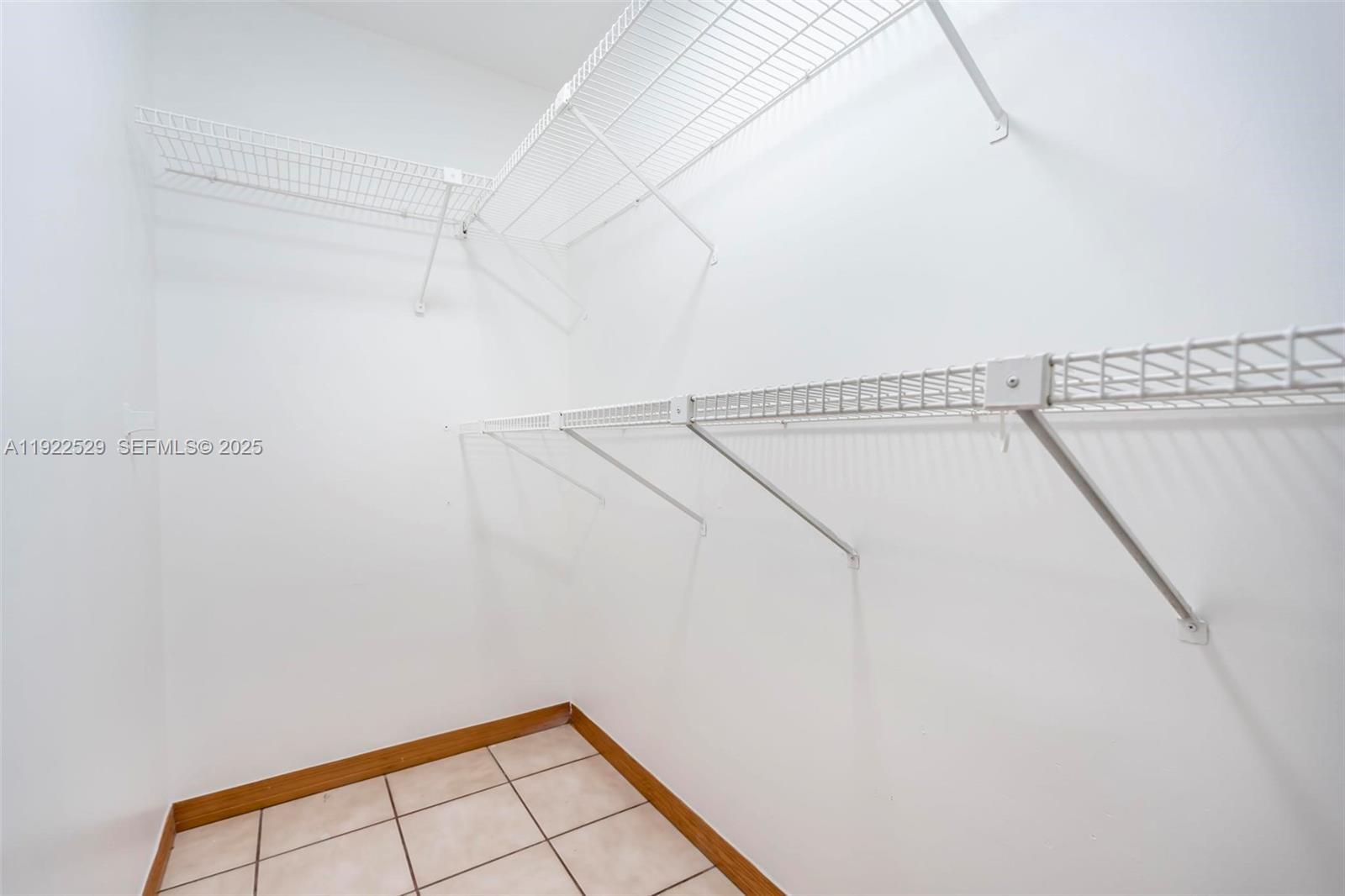 BRICKELL ESTATES - Residential