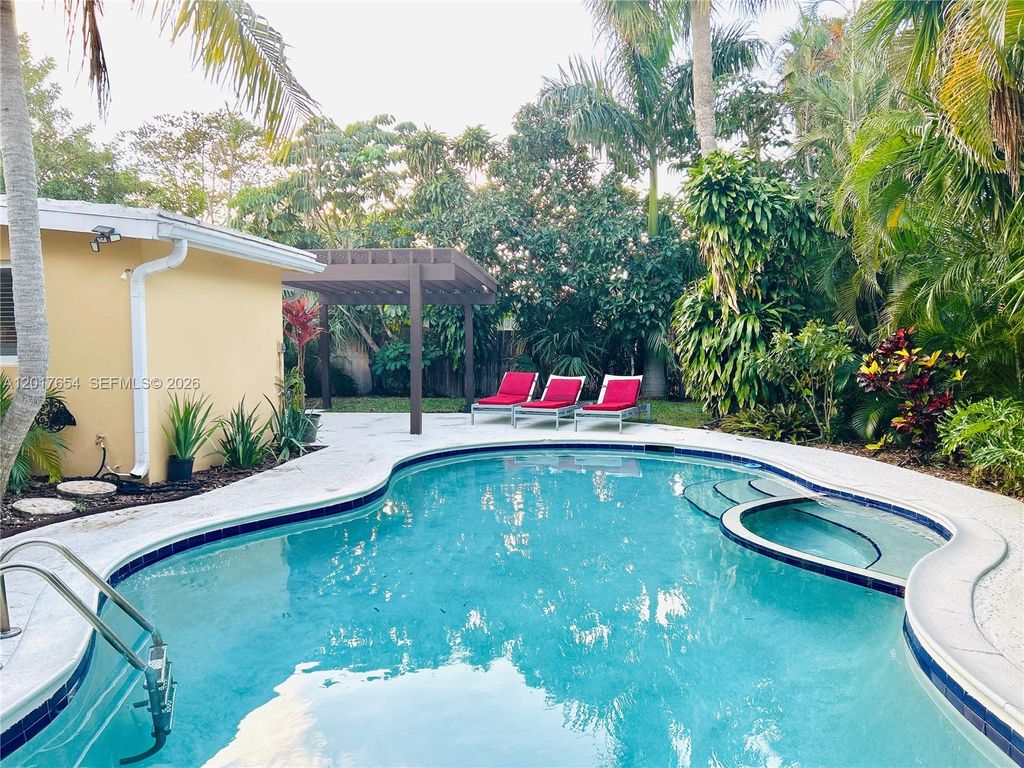 Photo of 2169 Imperial Point Dr, Fort Lauderdale, FL 33308 (MLS # A12017654)
