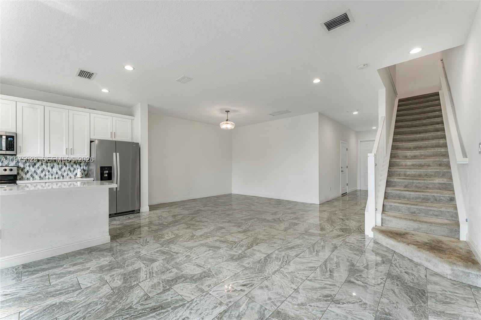 DEERFIELD CROSSING - Residential