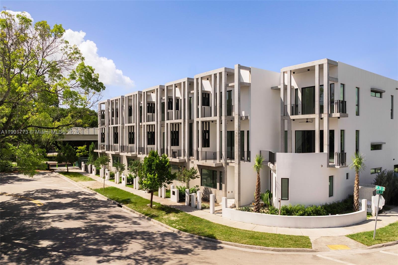 BRICKELL ESTATES - Residential