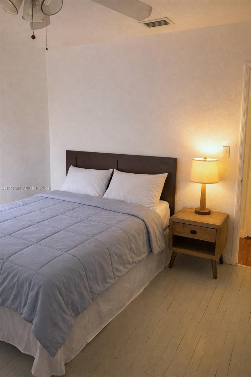 UNIVERSITY MNR - Residential