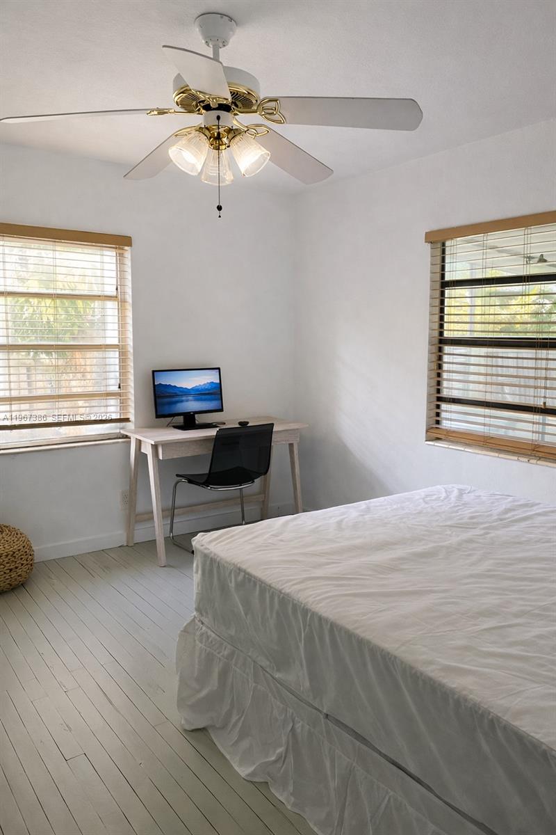 UNIVERSITY MNR - Residential