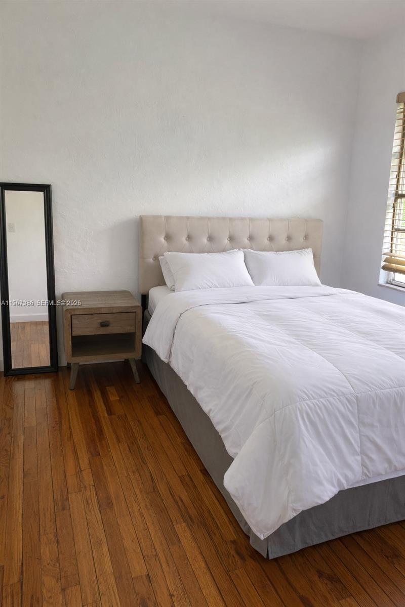 UNIVERSITY MNR - Residential